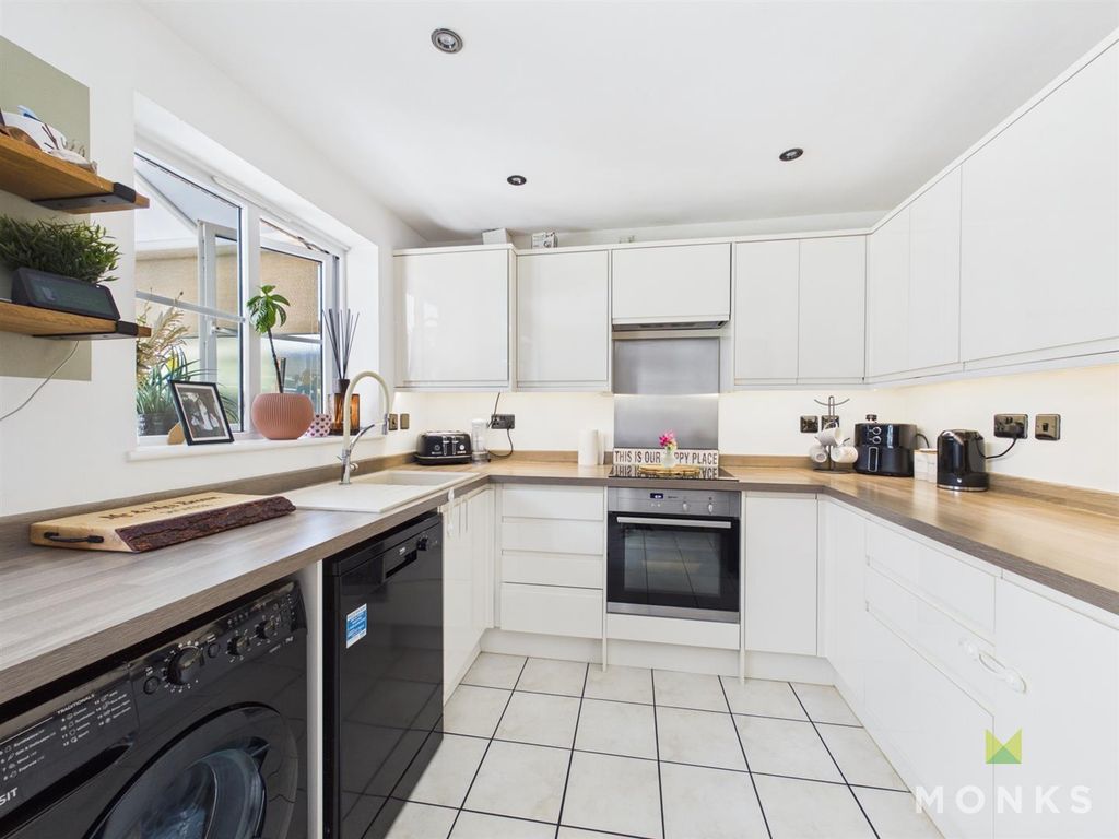 Property photo 3 of 34 Cam01420G0-Pr0954-Still007.Jpg