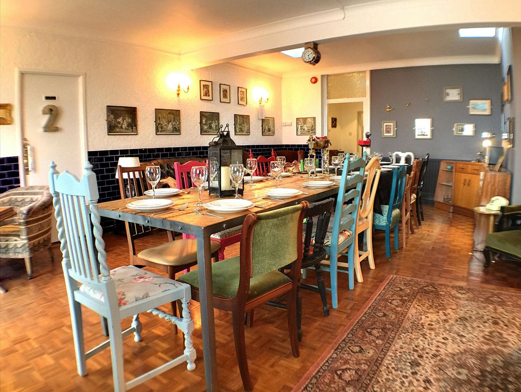 Property photo 2 of 11 Dining Room E.Jpg