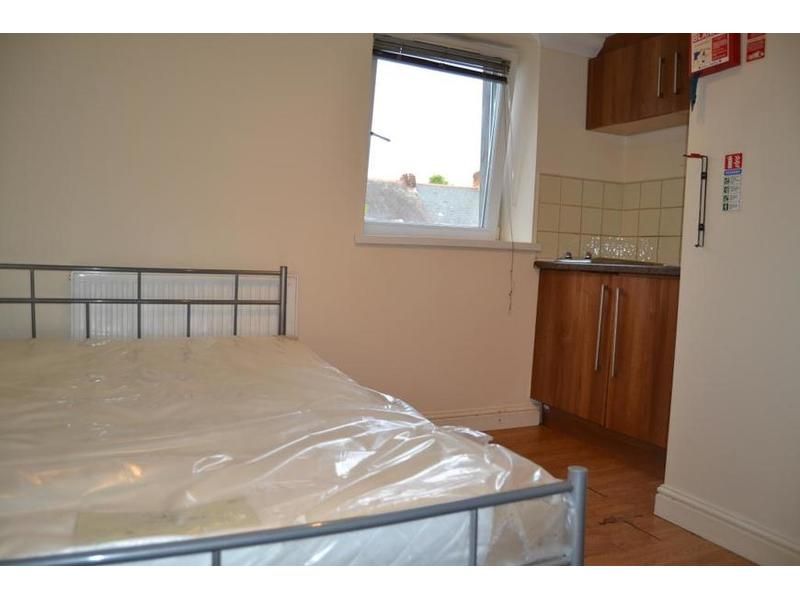 Property photo 1 of 5 1 Bedroom Studio For Rent