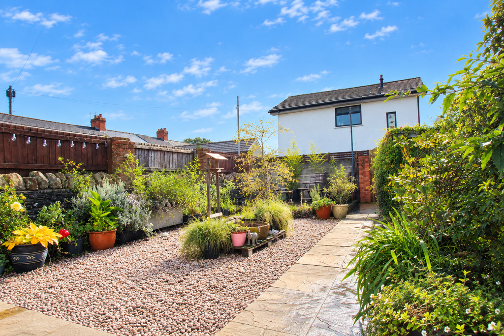 Property photo 2 of 32