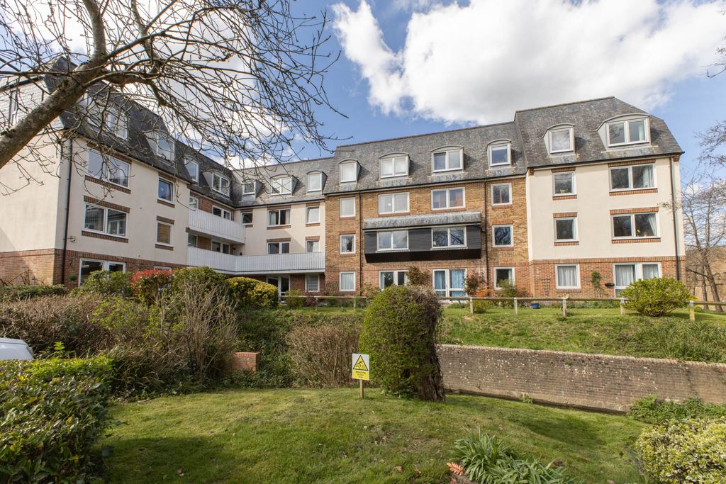 Property photo 1 of 5