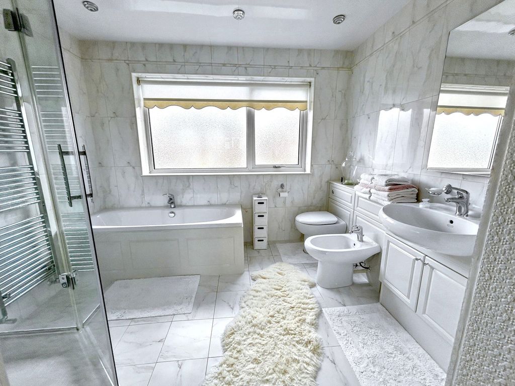 Property photo 2 of 26