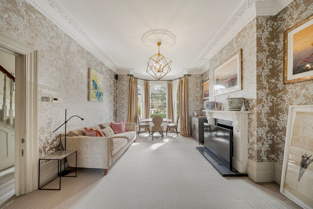 Property photo 2 of 30