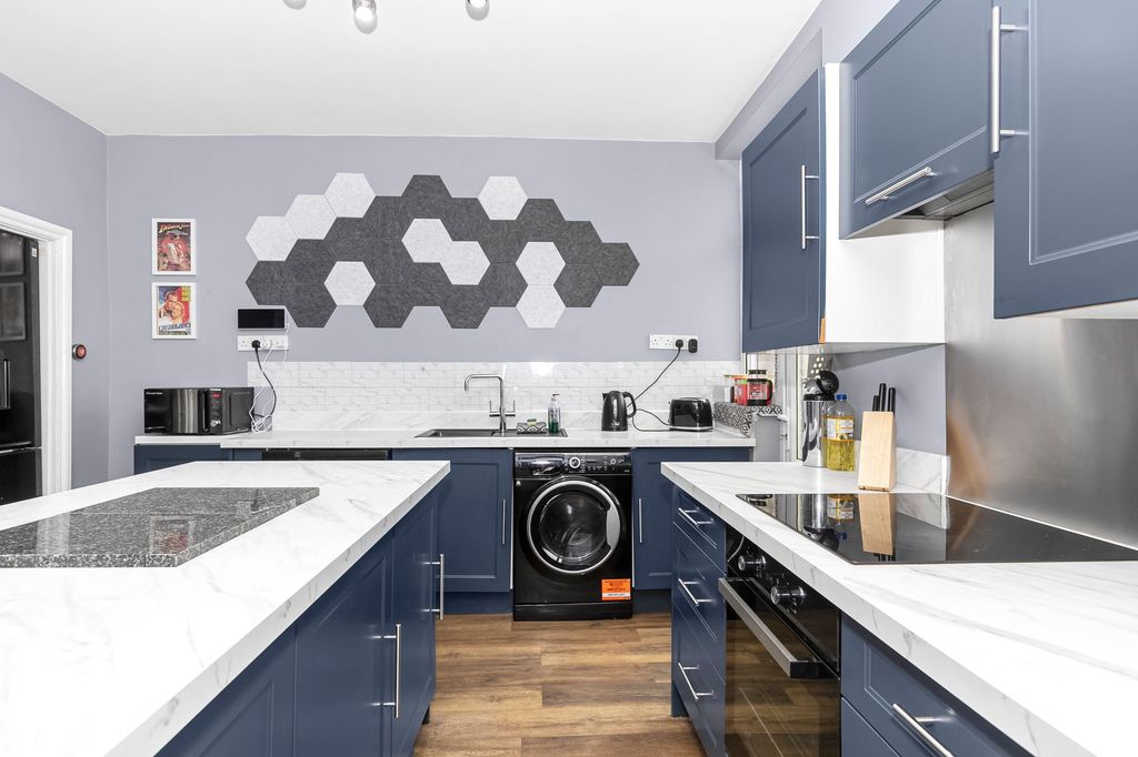 Property photo 2 of 26