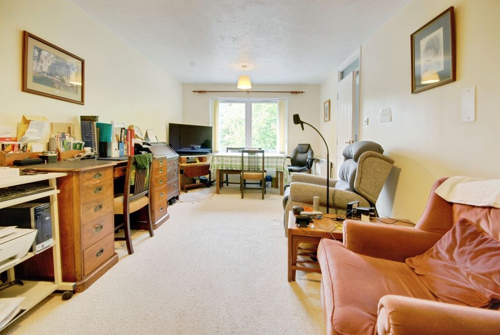 Property photo 2 of 6 Pbox-Img.Jpg