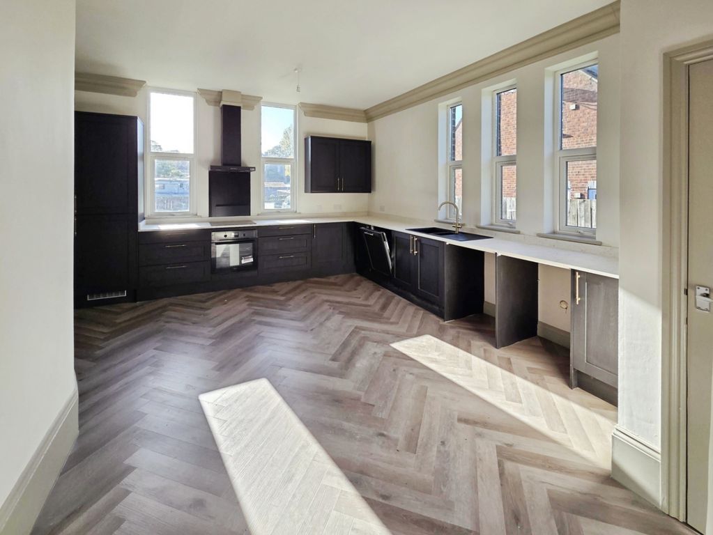 Property photo 2 of 24 Pbox-Img.Jpg