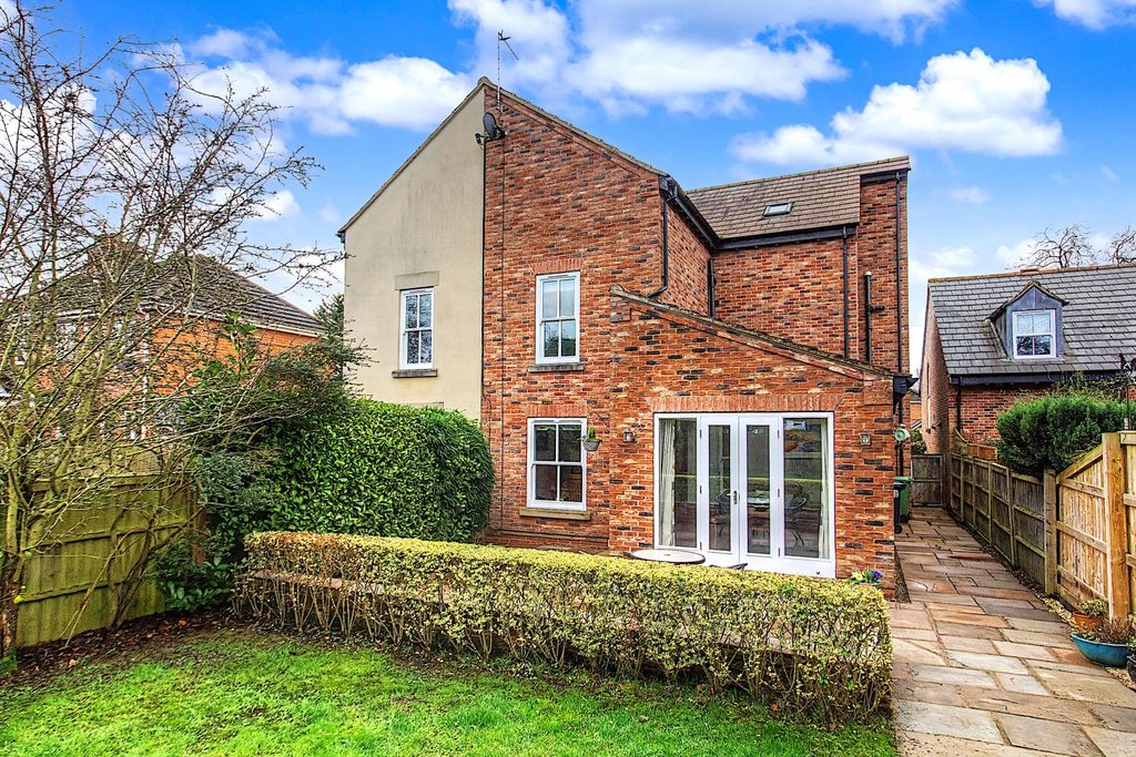 Property photo 3 of 24 Pippin House - Rear1