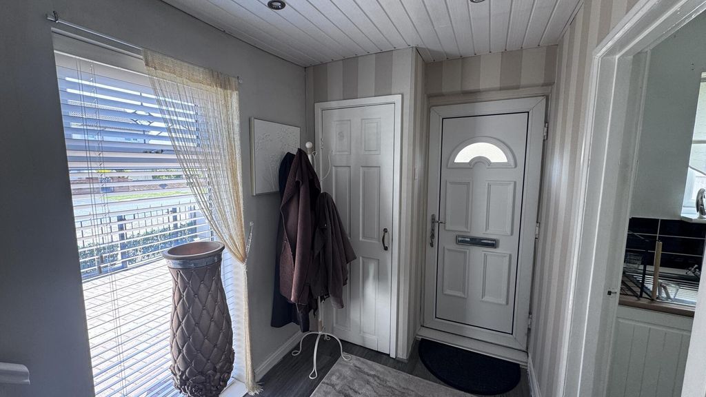 Property photo 2 of 12 Hallway