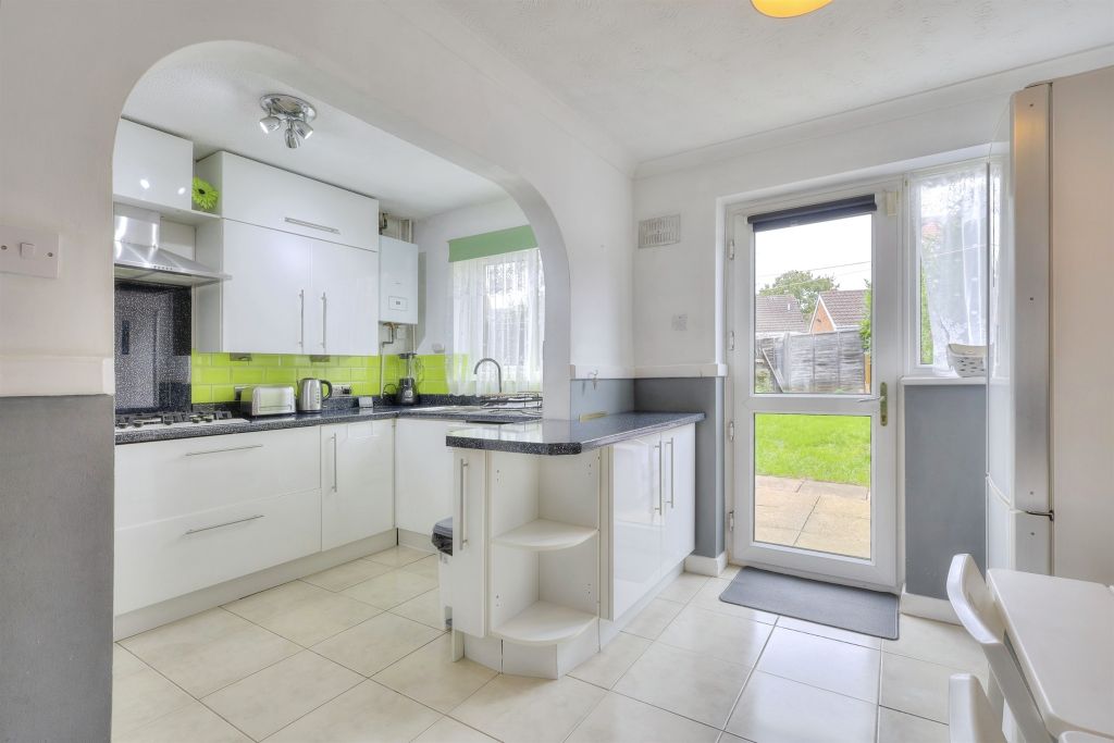 Property photo 2 of 17