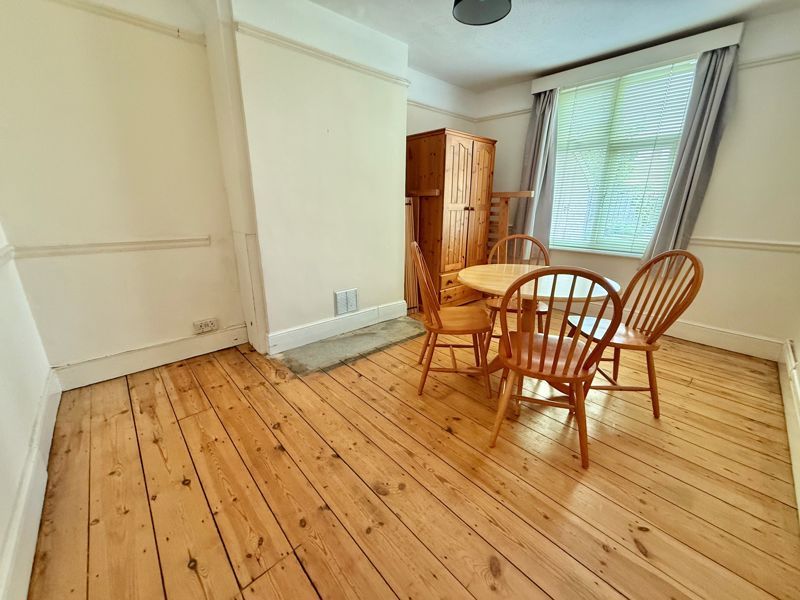 Property photo 3 of 11 Photo 6