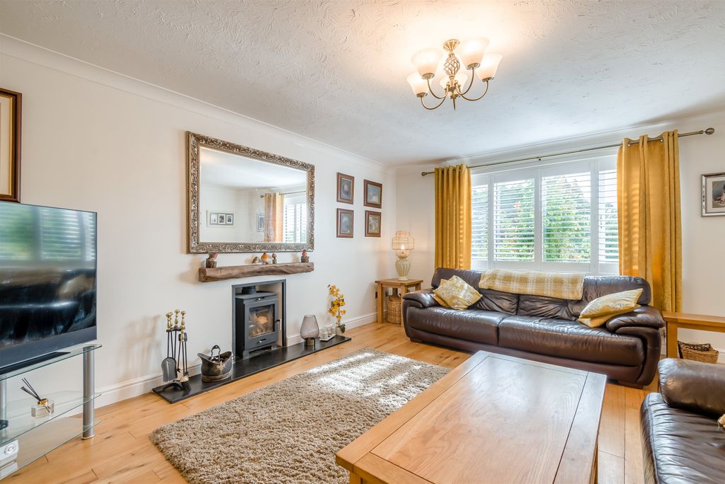 Property photo 3 of 25
