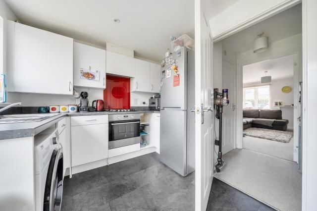 Property photo 3 of 18 Kitchen