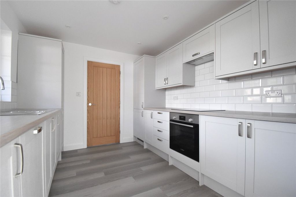 Property photo 2 of 12 Picture No. 26