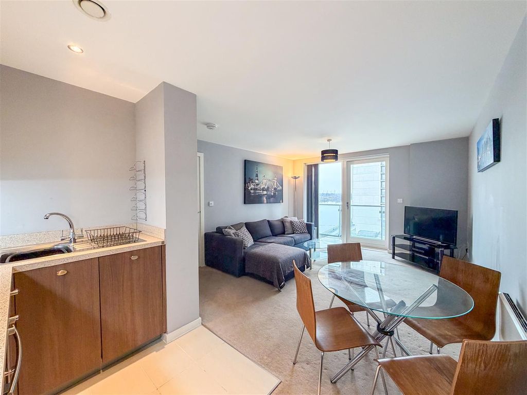 Property photo 2 of 15 Kitchen