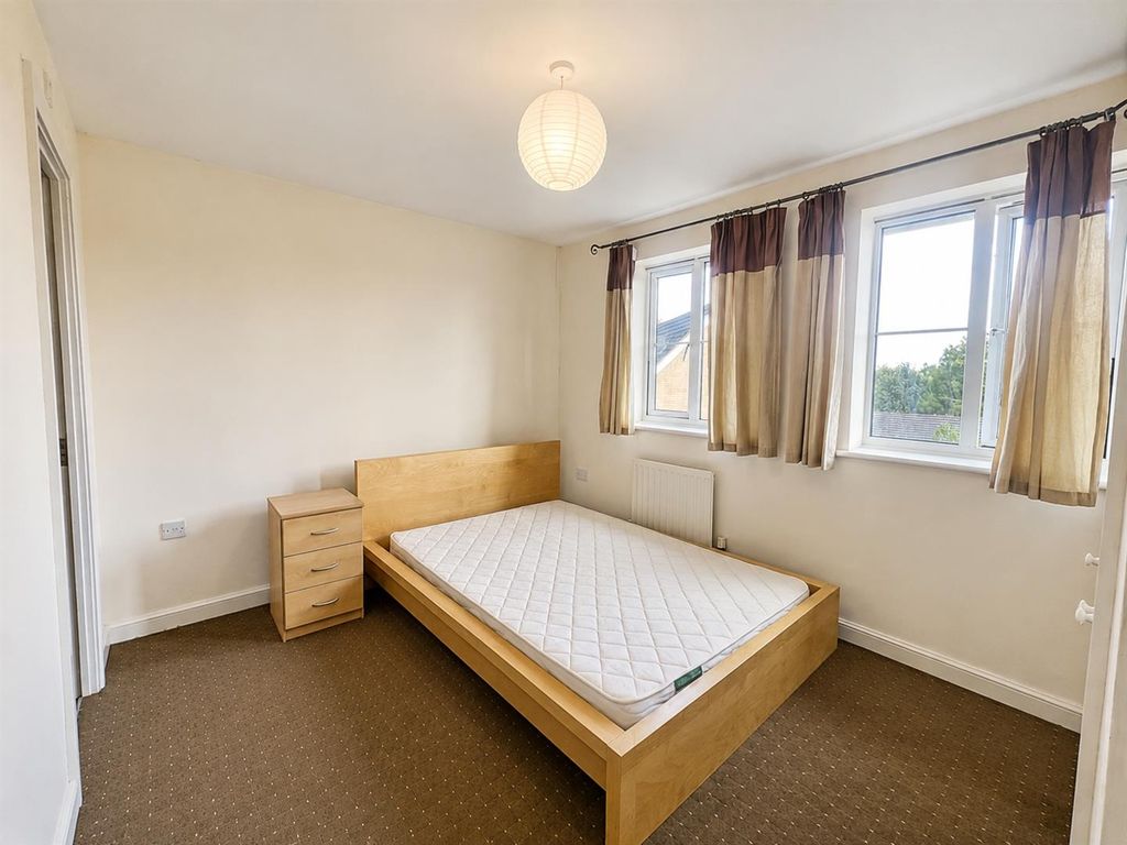 Property photo 2 of 6 Bed