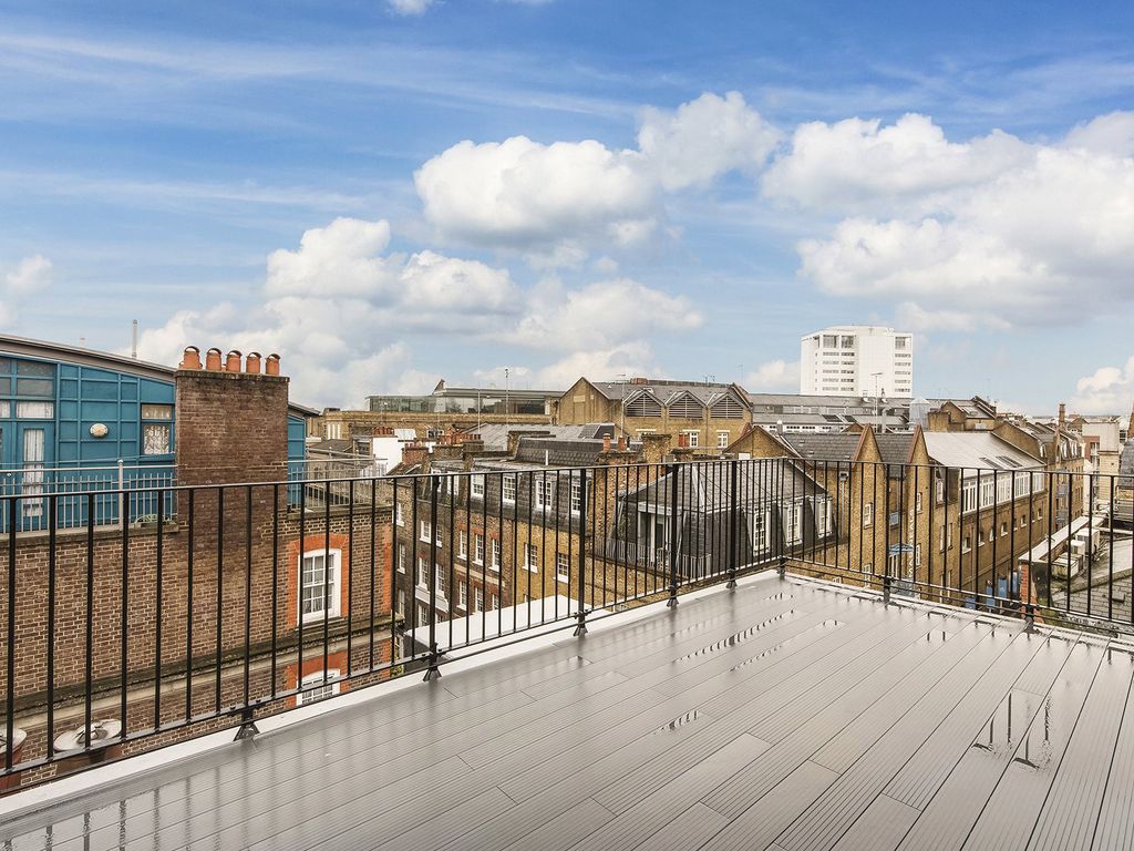 Property photo 1 of 12 Shorts Gardens