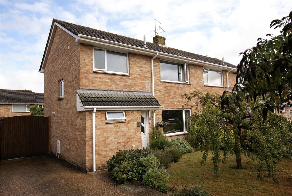 3 bed semi-detached house for sale Corfe Mullen
