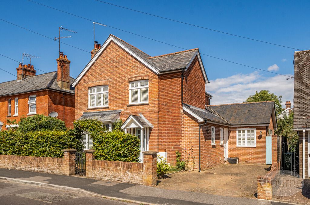Property photo 1 of 18 B11c352F-c6B5-4B9...