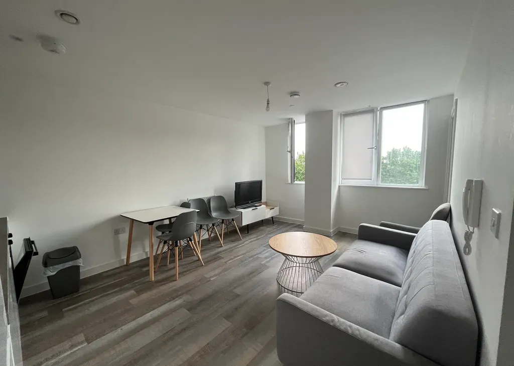 Property photo 2 of 5