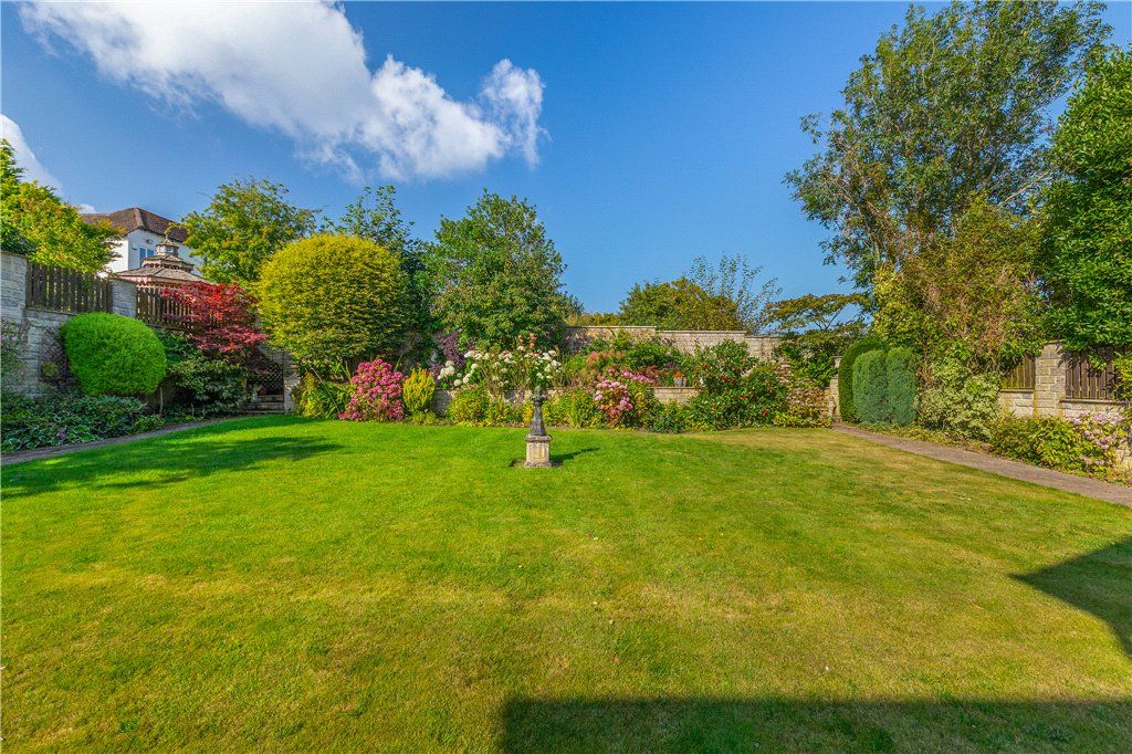 Property photo 2 of 23 Sunny Garden