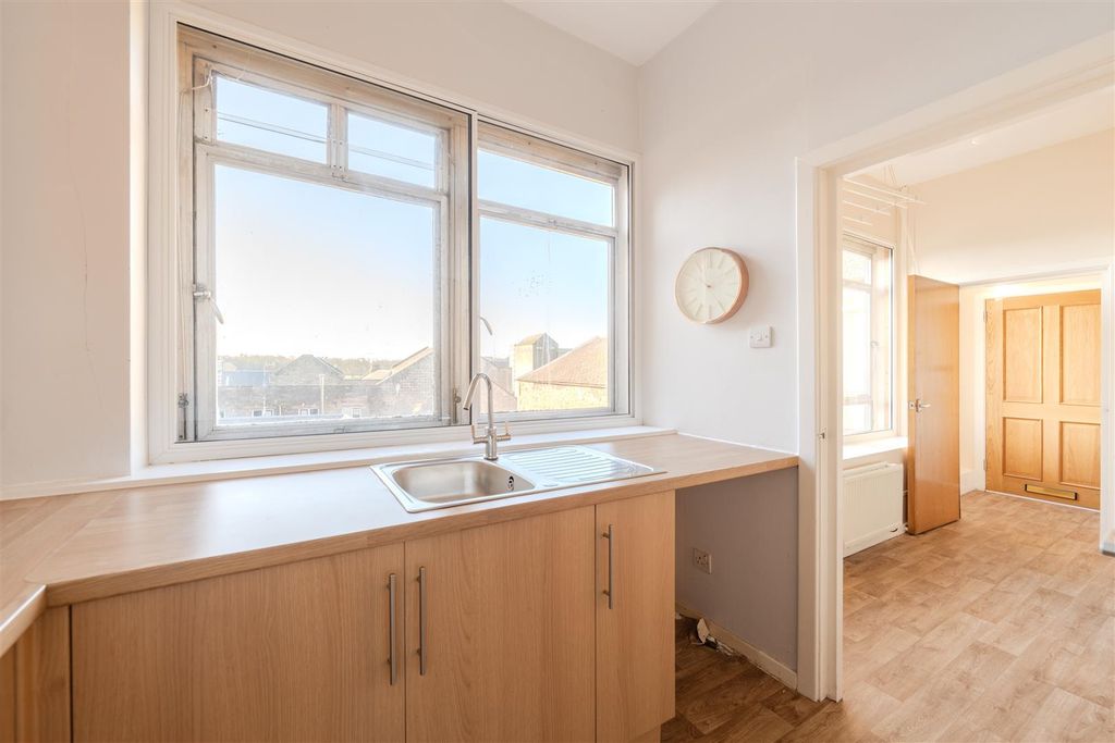 Property photo 3 of 13 13_2_The_Square_Kelso-08.Jpg