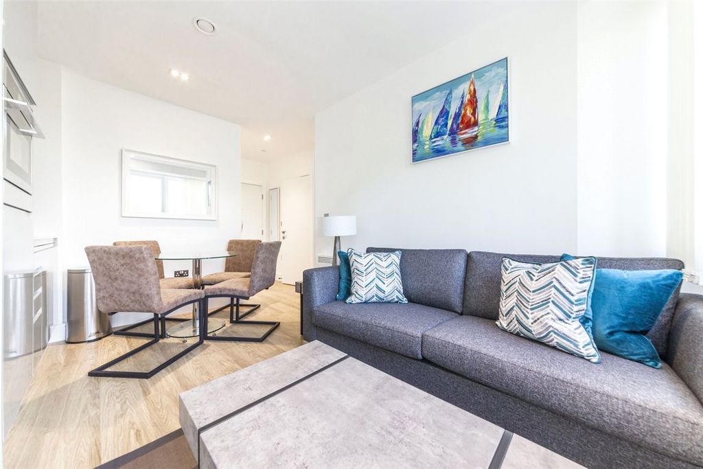 Property photo 1 of 6