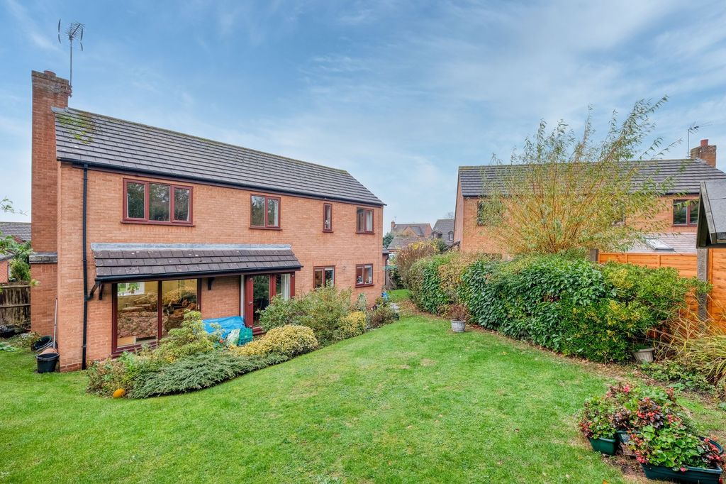 Property photo 2 of 9