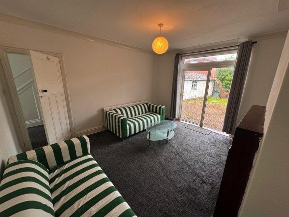 Property photo 3 of 14 8525516.Jpg