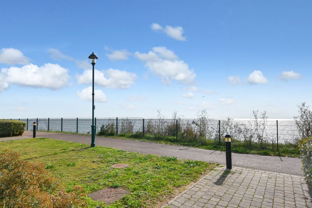 Property photo 2 of 42 Picture No. 21