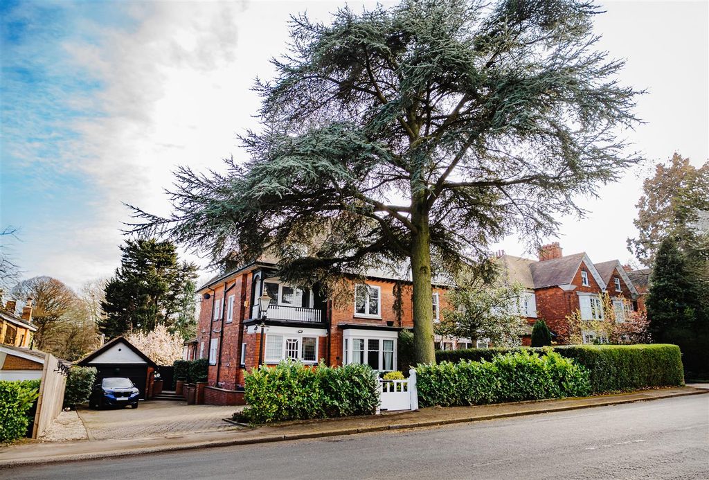 Property photo 1 of 60 1.Jpg