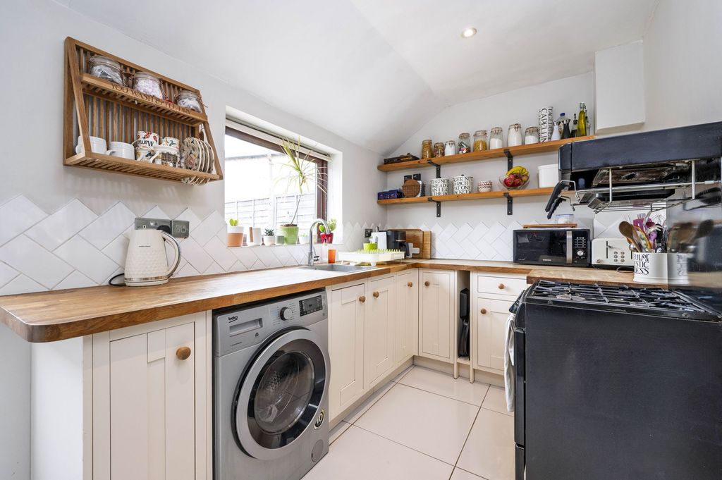 Property photo 2 of 15 Kitchen