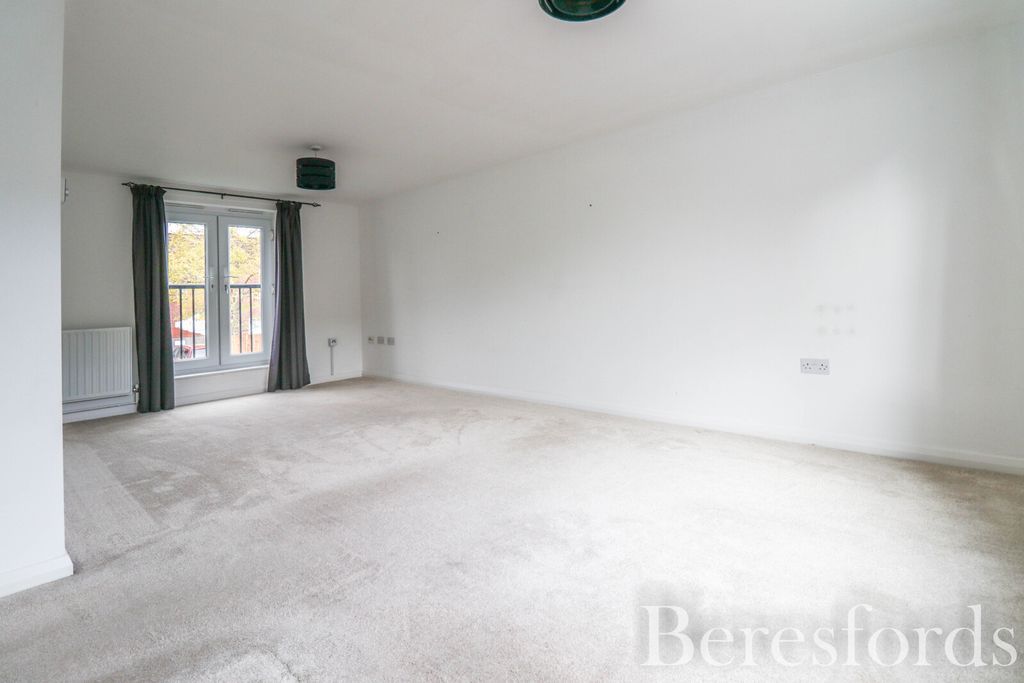 Property photo 2 of 8 Picture No. 10