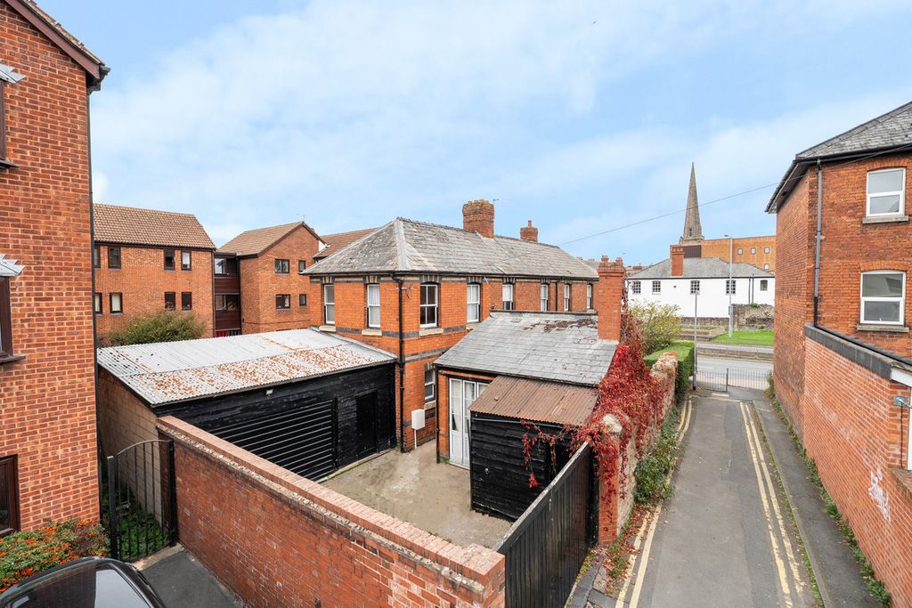 Property photo 1 of 26