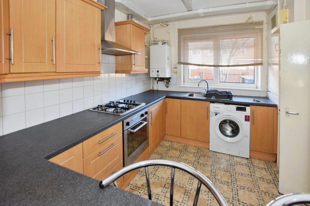Property photo 3 of 16 Picture No. 34