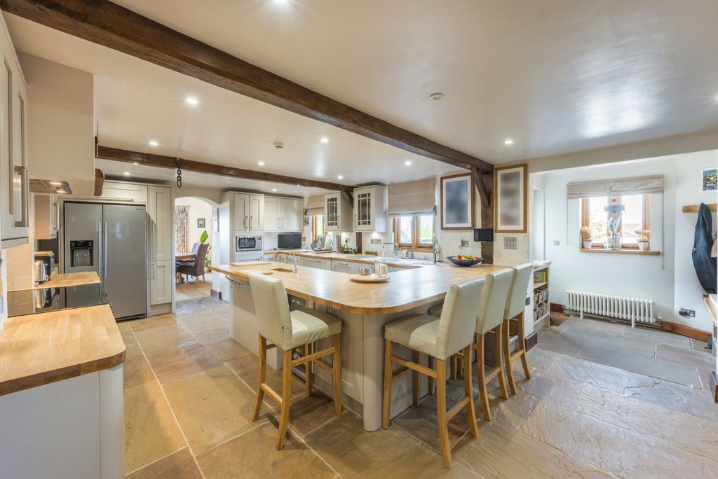Property photo 3 of 17 Kitchen/Dining Area