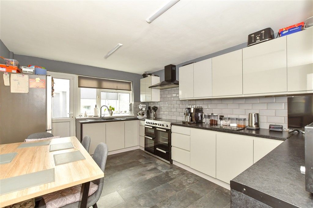 Property photo 2 of 10 Kitchen/Diner