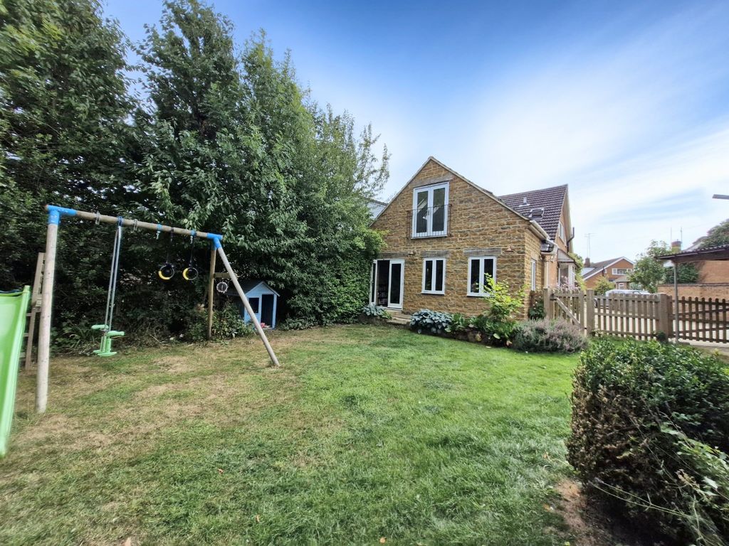 Property photo 2 of 38 4394774