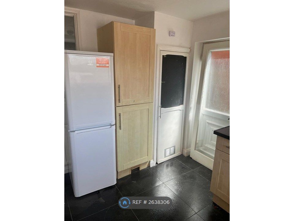 Property photo 3 of 28