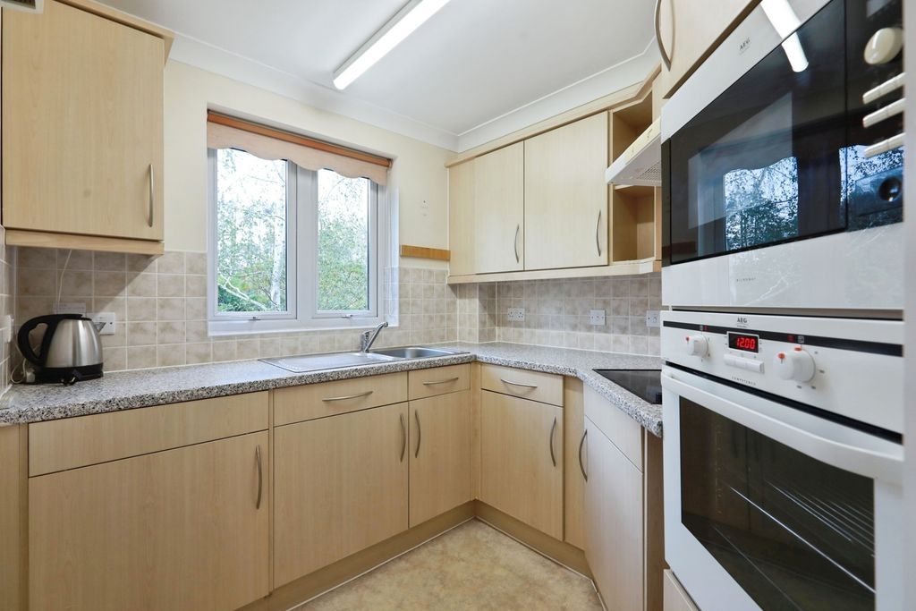 Property photo 2 of 20 Kitchen