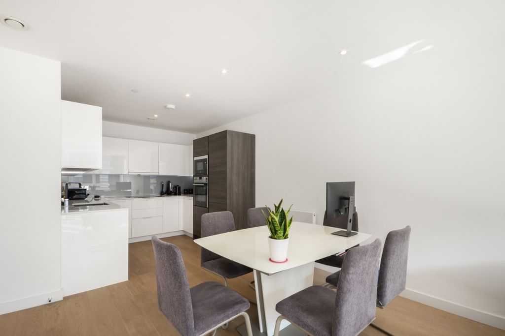 Property photo 2 of 12 Dsc_3275_High