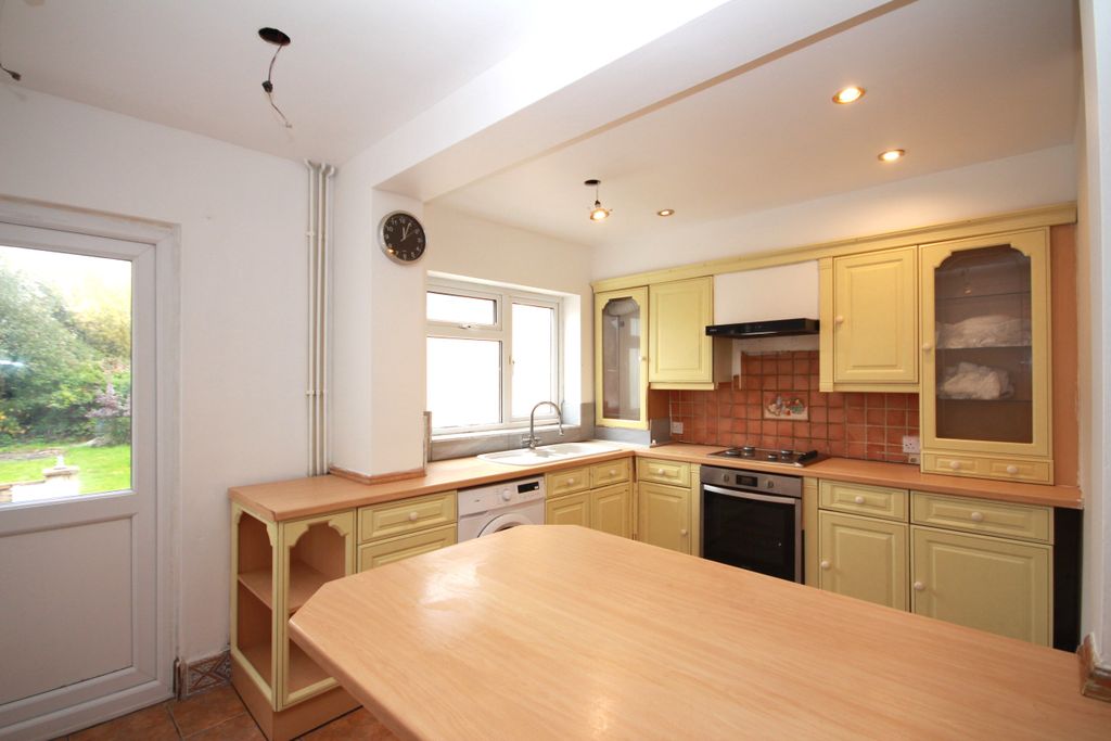 Property photo 2 of 14