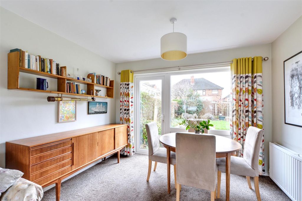 Property photo 3 of 28 Lounge Diner_4.Jpeg