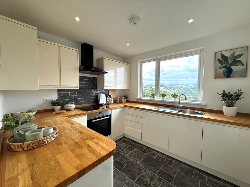 Property photo 2 of 24 12