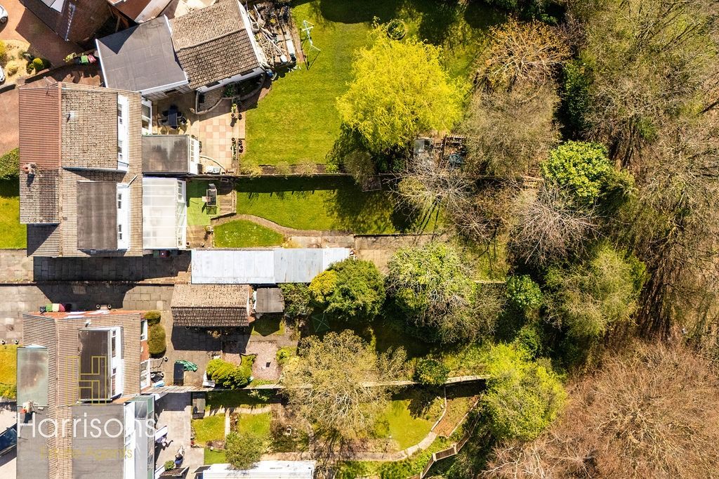 Property photo 2 of 33 4961983