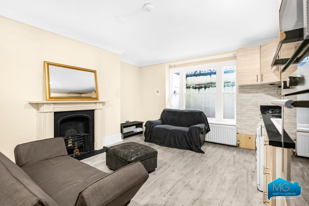 Property photo 1 of 28 Picture No. 04