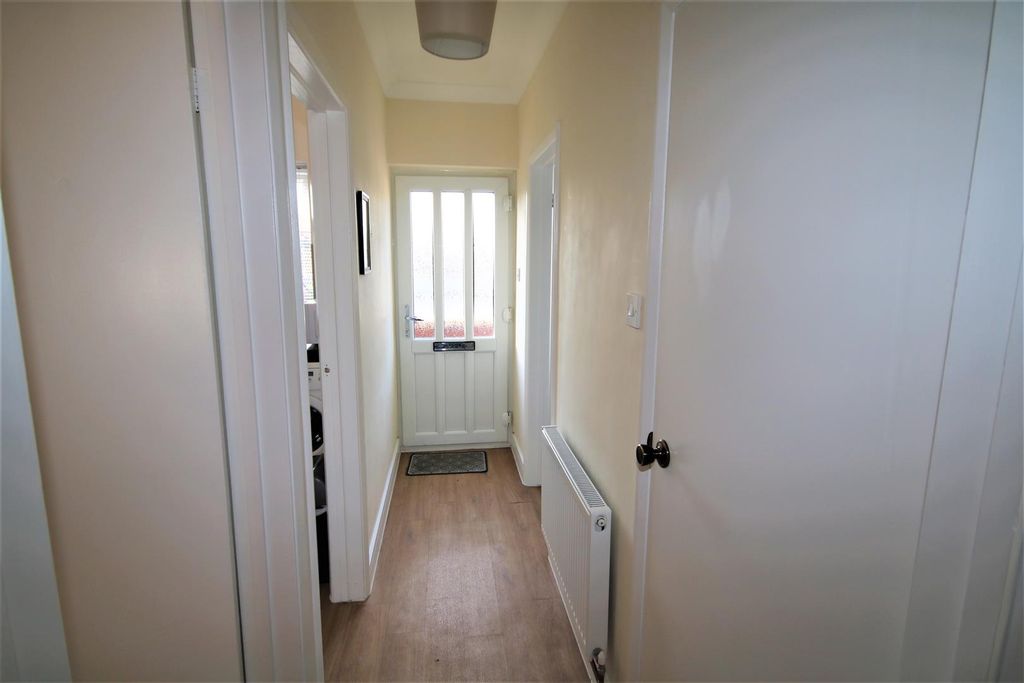 Property photo 3 of 13 Halway.Jpg