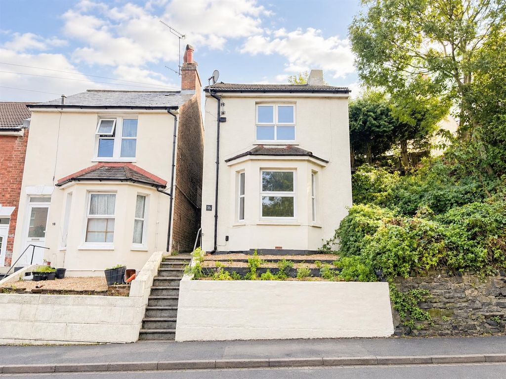 Property photo 1 of 17