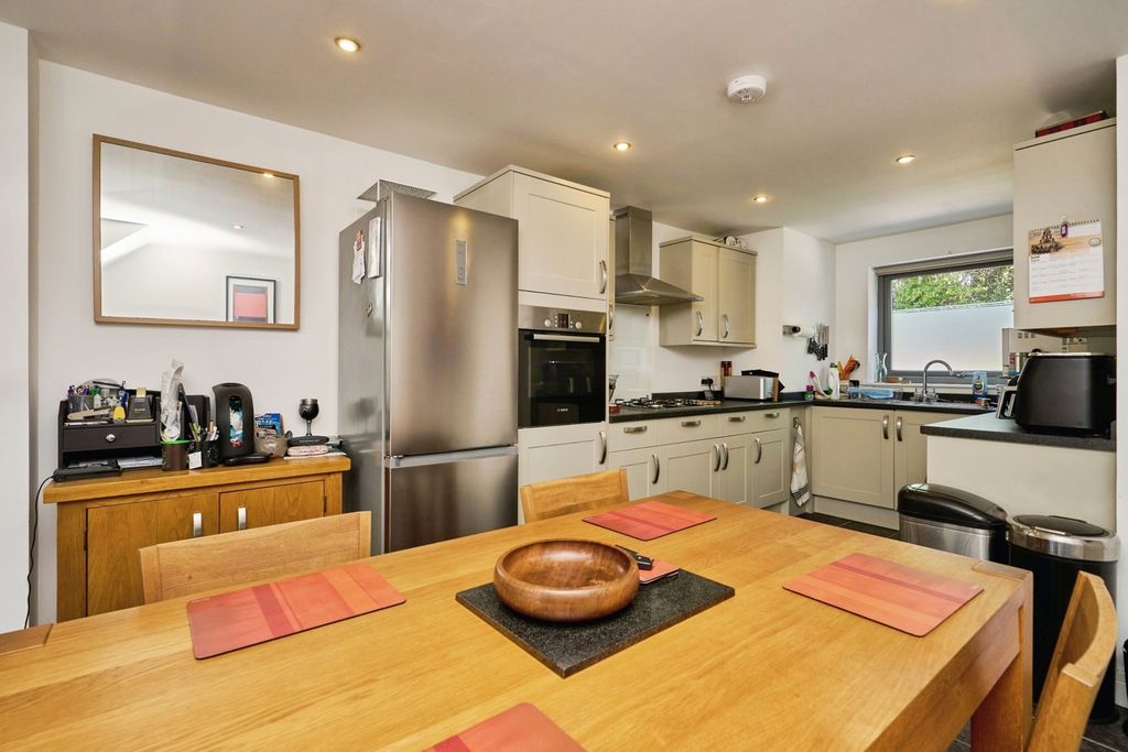 Property photo 3 of 17 Kitchen/Diner