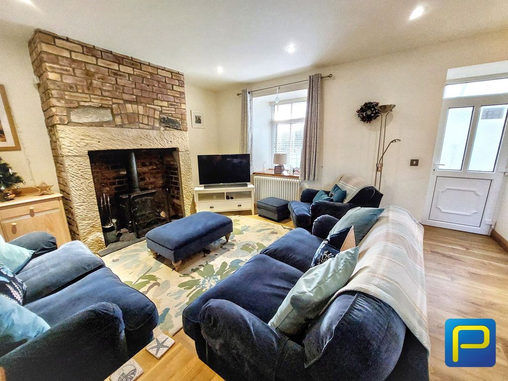 Property photo 2 of 23