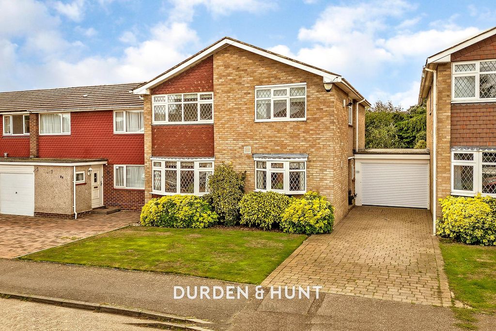 Property photo 2 of 34 Woolhampton-50.1.Jpg